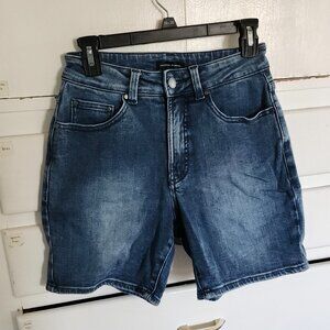 Size 6 Bae shorts